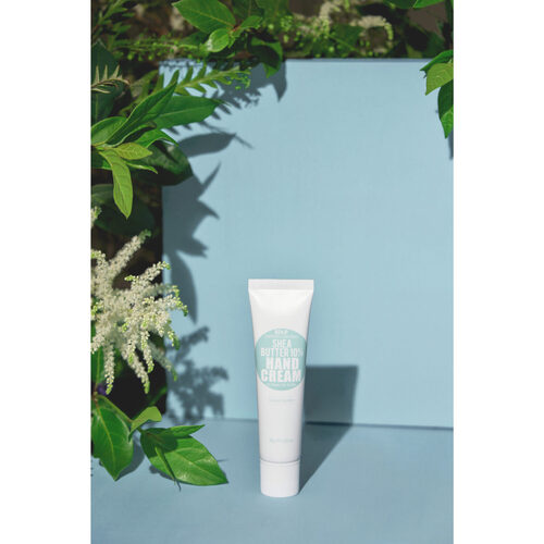 Derma Factory Крем для рук с маслом ши аромат цветов - Shea butter 10% hand cream classy garden, 30г